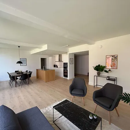 Lovely * Οντένσε