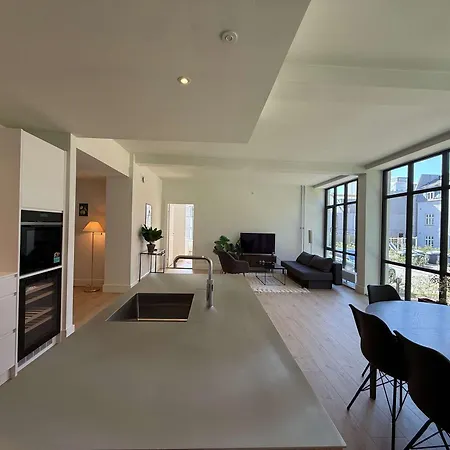 Lovely Οντένσε