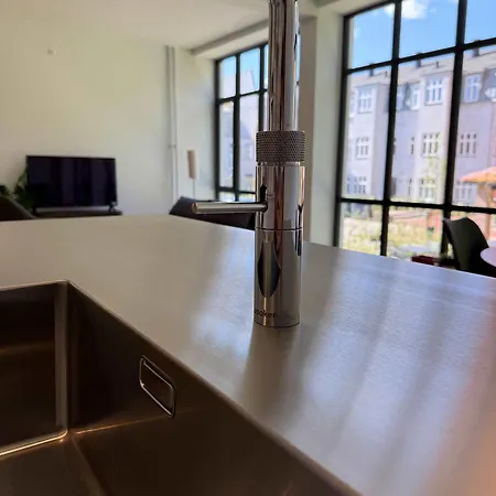 Lovely * Οντένσε