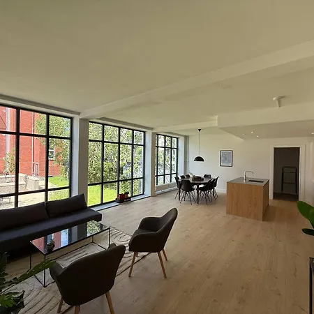 Lovely Οντένσε